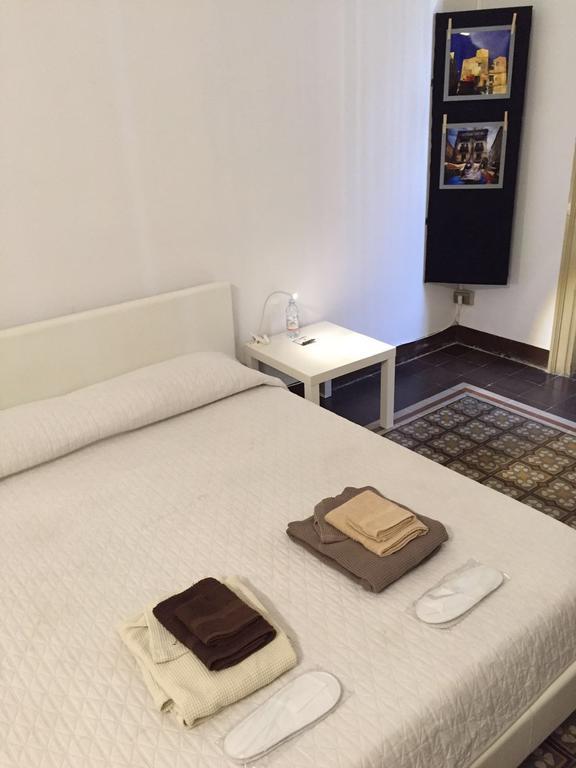 Deco Guest House ปาแลร์โม ภายนอก รูปภาพ